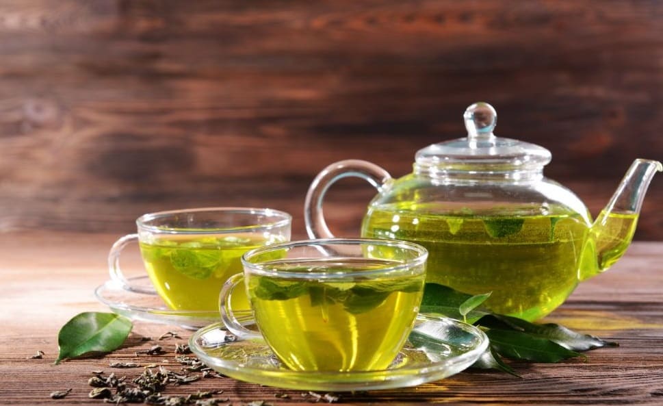 طرق استخدام الشاي الأخضر للشعر