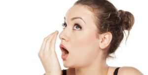 علاج رائحة الفم الكريهة نهائيا