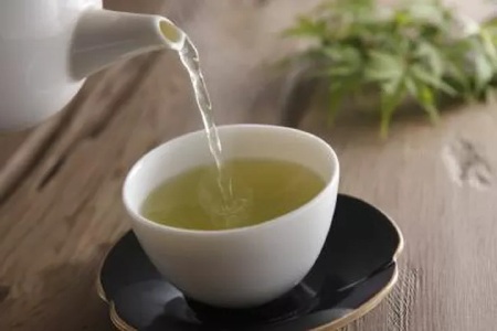 فوائد الشاي الأخضر الصحية