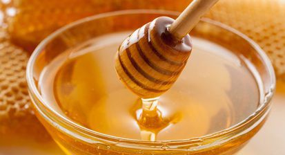 العسل لعلاج التهاب الحلق