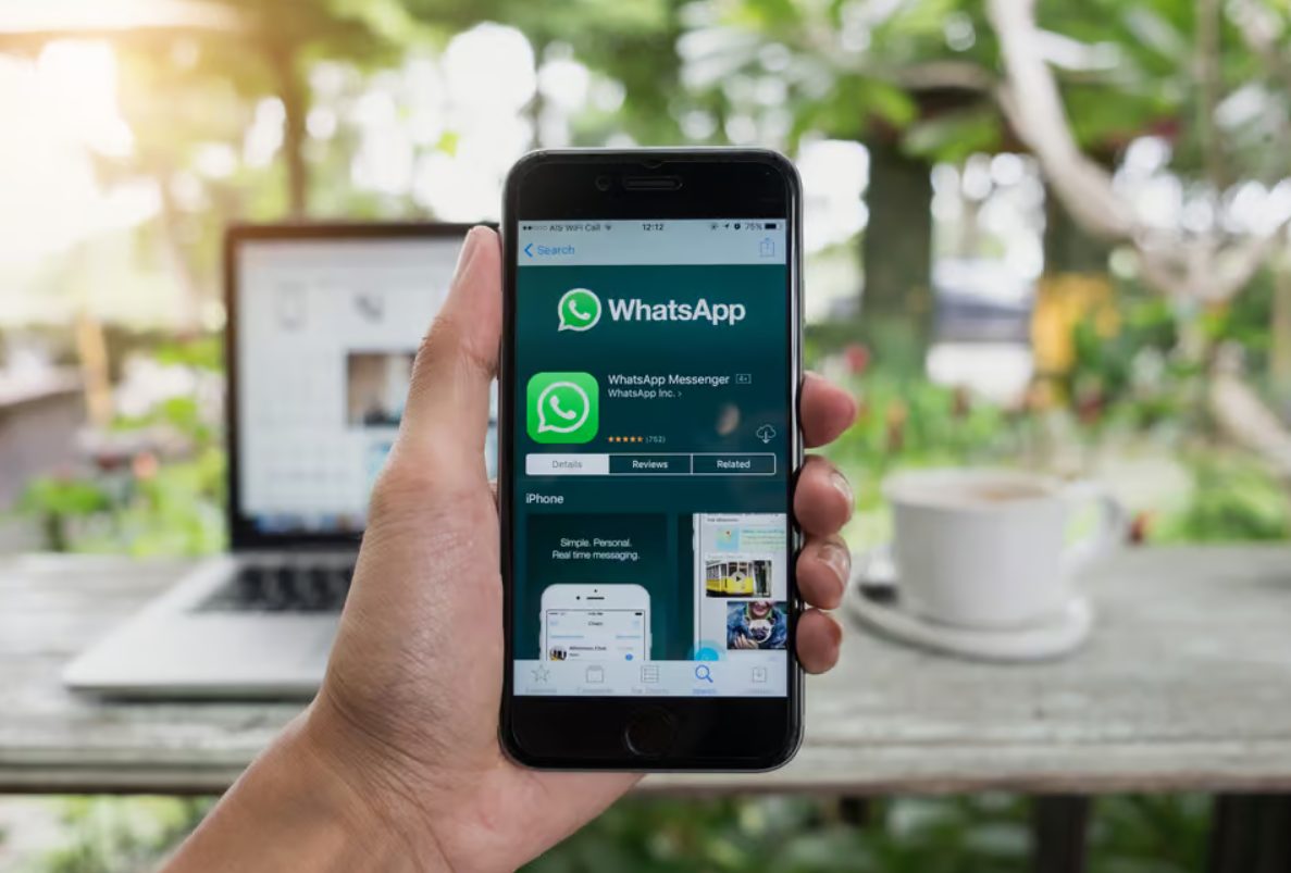 does whatsapp messages show up on phone bill